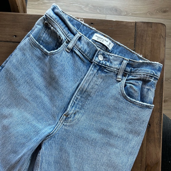 Abercrombie & Fitch 90’s Ultra High Rise Straight Leg Slit Jeans 28/6L - Picture 3 of 8